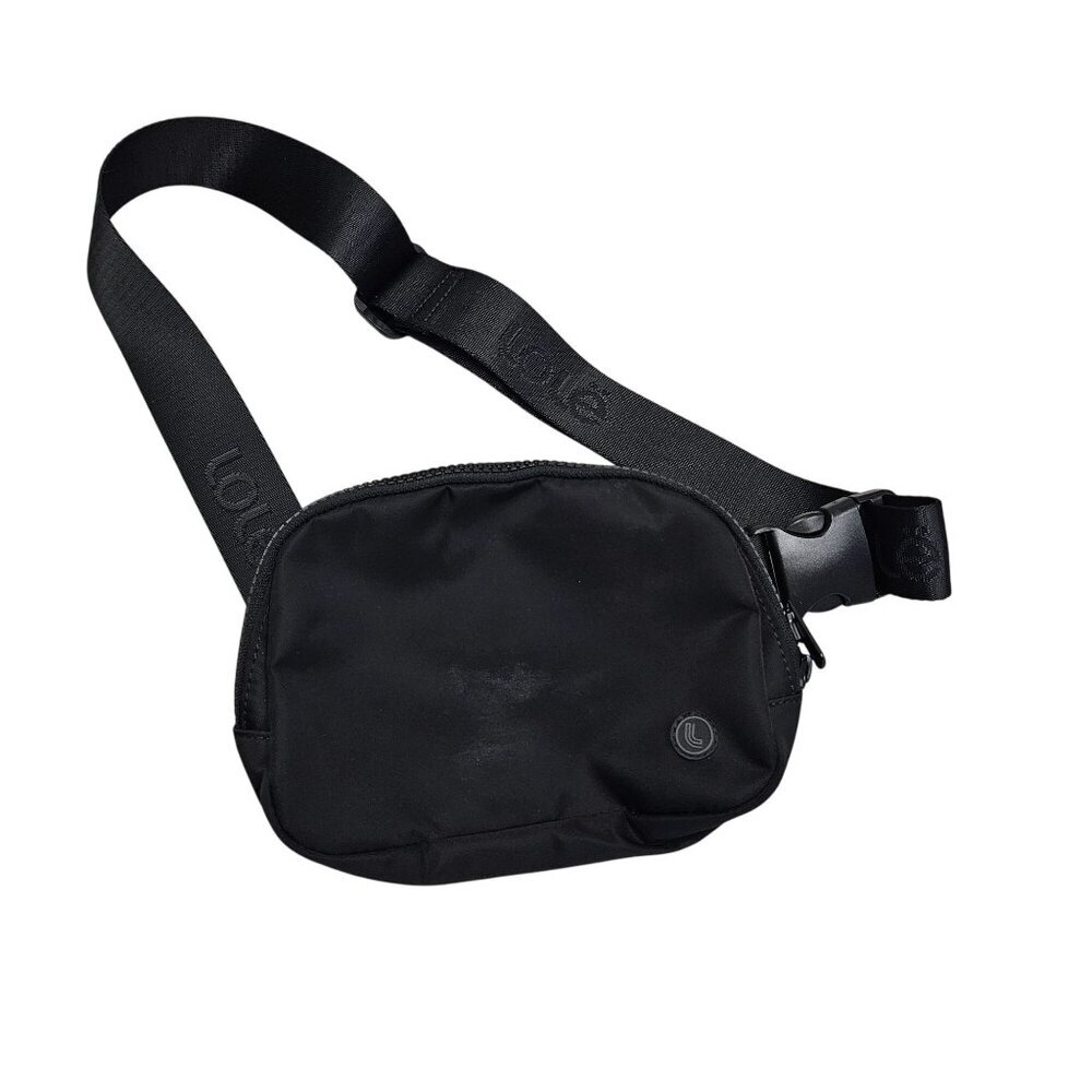 Lole Black Belt Bag With Adjustable Strap Mesh Interior Pockets Basic Minimalist